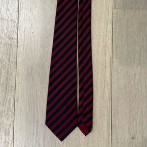 Vintage 100% silk Gucci Red and Black Striped Tie